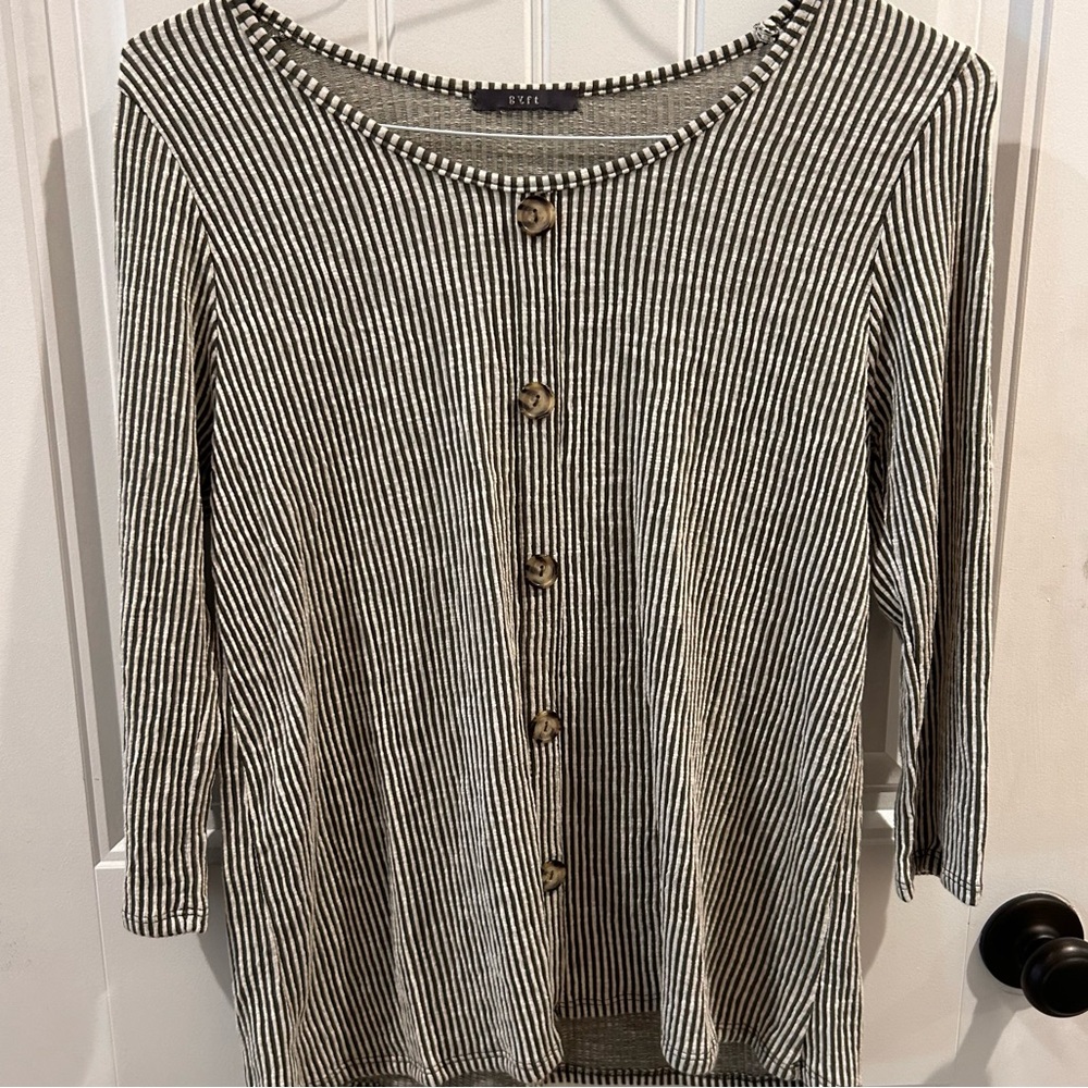 Ribbed Knit Nautical Top Medium Olive Green‎ Striped Button Front Scoop Neck